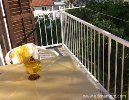 Privatni smjestaj Jasna, Privatunterkunft im Ort Igalo, Montenegro